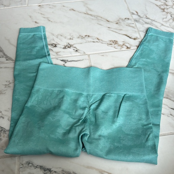 Gymshark Teal Camo Leggings Small - Picture 4 of 5